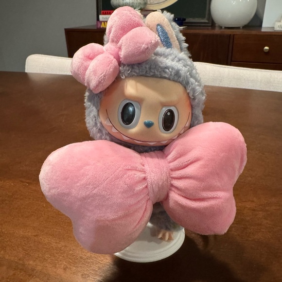 Kawaii Labubu Full Outfit – Pink Bow + Wings, Sunglasses & Purse - Picture 3 of 3